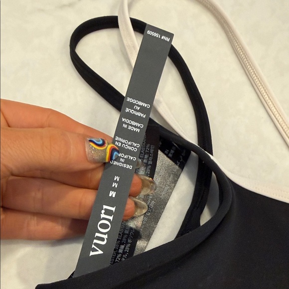 Vuori Black and White daily layered Tank - Picture 4 of 5